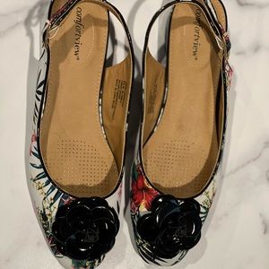 Comfortview Flats Jessa Slingback Tropical Floral Design Adjust Straps 1” Heel